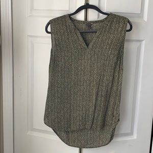 Eddie Bauer patterned tank top